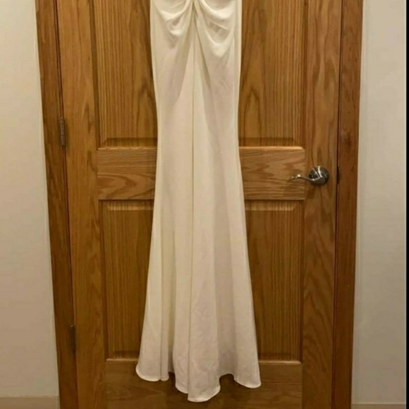 Jovani V-Neck Knotted Sleeveless Mermaid Gown - Picture 14 of 16